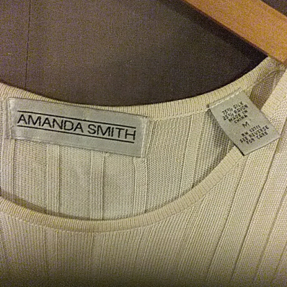 Amanda Smith top